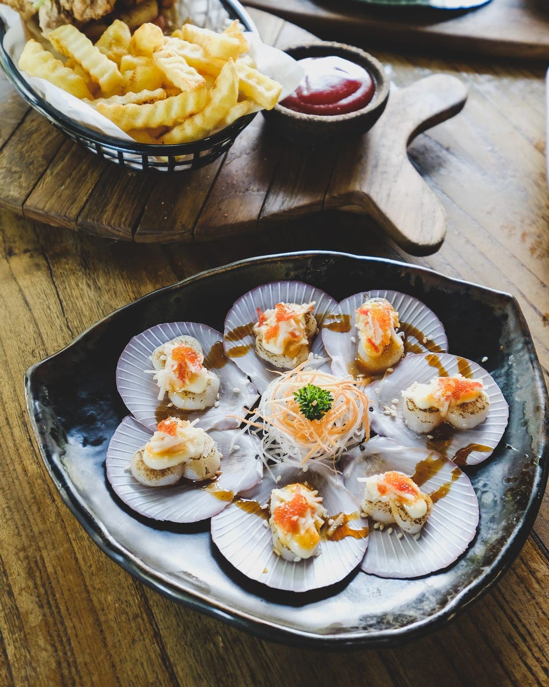 Scallops served in their shells