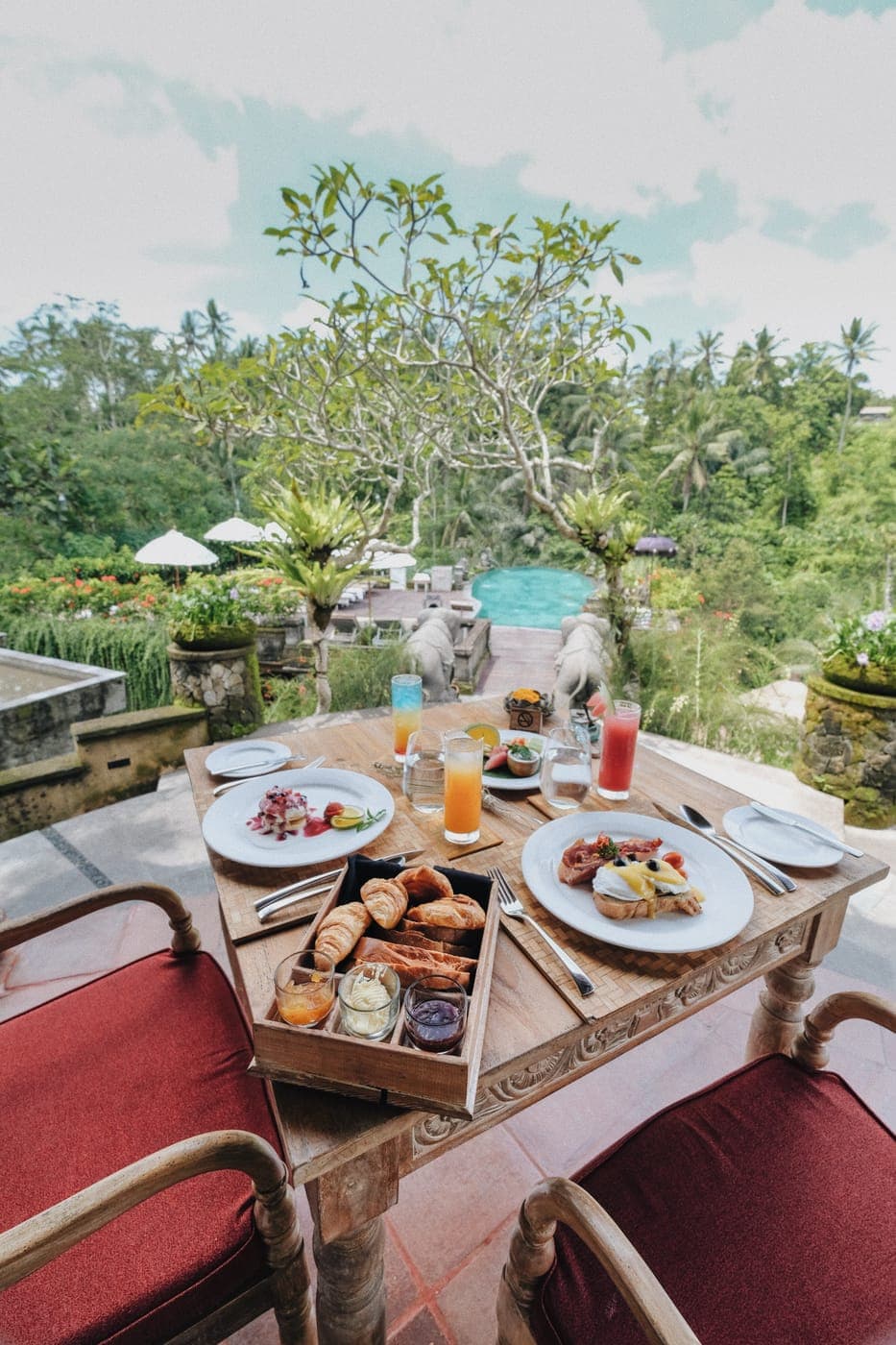 Breakfast overlooking a jungle valley